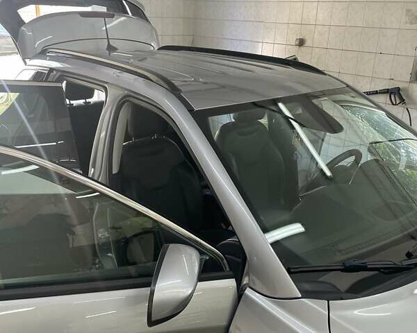 Серый Джип Компас, объемом двигателя 2.4 л и пробегом 70 тыс. км за 12900 $, фото 3 на Automoto.ua