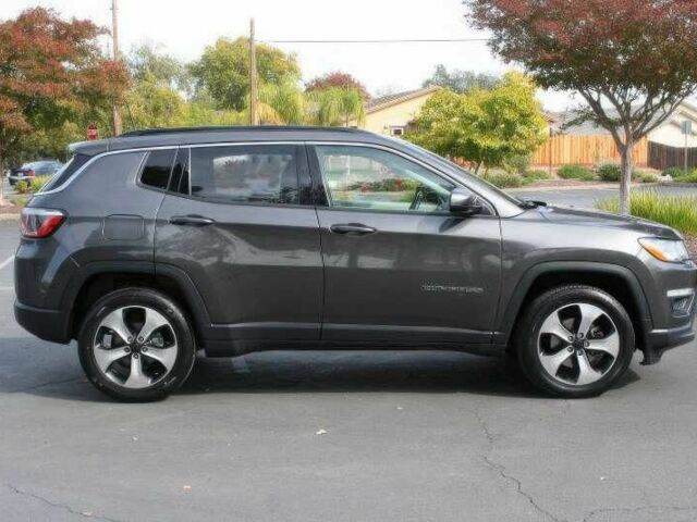 Серый Джип Компас, объемом двигателя 2.4 л и пробегом 89 тыс. км за 8200 $, фото 4 на Automoto.ua