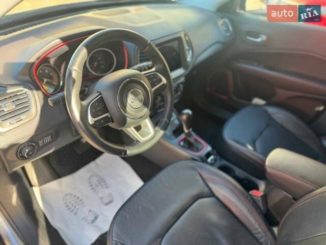 Джип Compass 2017 у Одесі на Automoto.ua Сірий Джип Compass, об'ємом двигуна 2.36 л та пробігом 42 тис. км за 12800 $, фото 32 на Automoto.ua