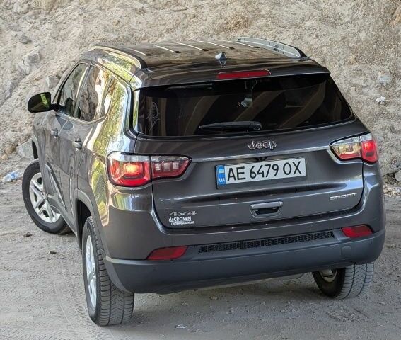 Сірий Джип Compass, об'ємом двигуна 2.4 л та пробігом 120 тис. км за 14290 $, фото 5 на Automoto.ua