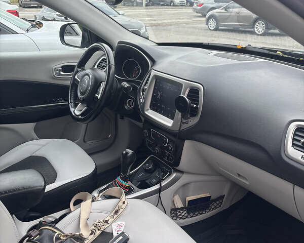 Серый Джип Компас, объемом двигателя 2.36 л и пробегом 150 тыс. км за 15500 $, фото 6 на Automoto.ua