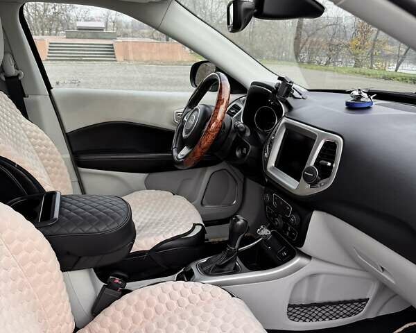 Сірий Джип Compass, об'ємом двигуна 2.4 л та пробігом 129 тис. км за 15800 $, фото 12 на Automoto.ua