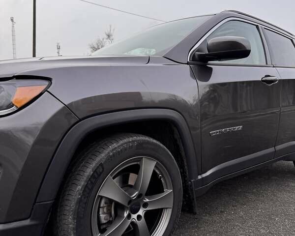 Сірий Джип Compass, об'ємом двигуна 2.4 л та пробігом 129 тис. км за 15800 $, фото 4 на Automoto.ua
