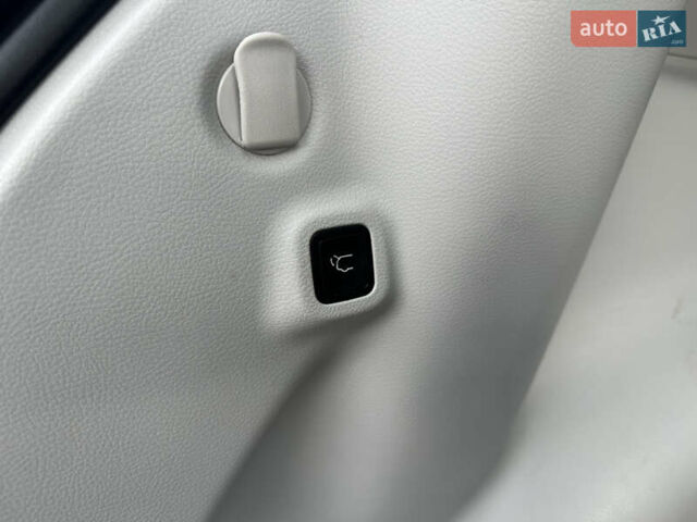 Джип Compass 2017 у Полтаві на Automoto.ua Сірий Джип Compass, об'ємом двигуна 2.36 л та пробігом 125 тис. км за 15500 $, фото 16 на Automoto.ua