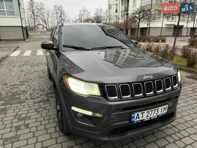 Серый Джип Компас, объемом двигателя 2.36 л и пробегом 172 тыс. км за 13200 $, фото 5 на Automoto.ua