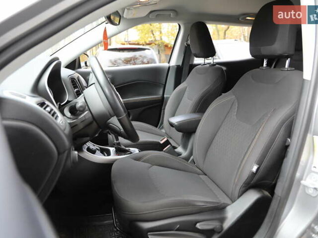 Серый Джип Компас, объемом двигателя 2.36 л и пробегом 34 тыс. км за 16000 $, фото 6 на Automoto.ua