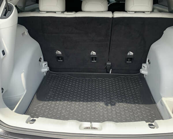 Сірий Джип Compass, об'ємом двигуна 2.36 л та пробігом 133 тис. км за 13600 $, фото 16 на Automoto.ua