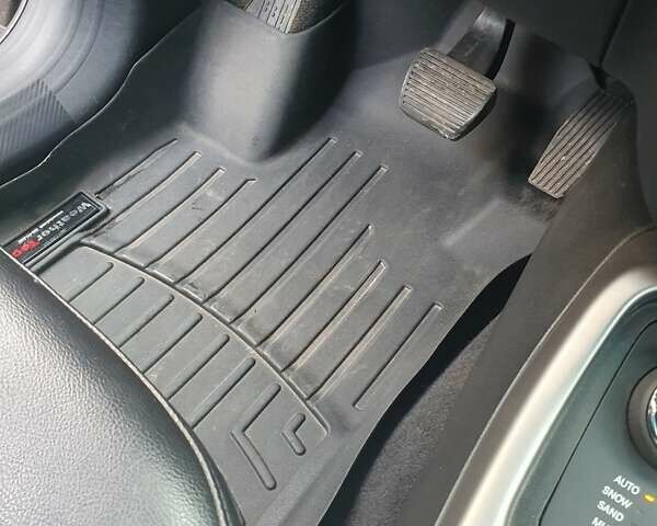 Сірий Джип Compass, об'ємом двигуна 2.36 л та пробігом 92 тис. км за 15300 $, фото 29 на Automoto.ua