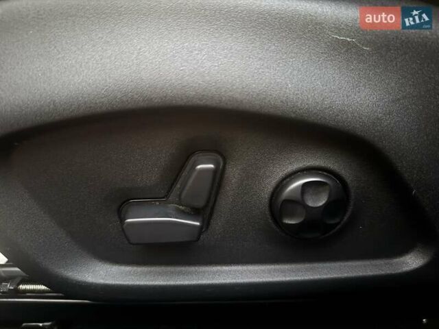 Джип Compass 2017 у Одесі на Automoto.ua Сірий Джип Compass, об'ємом двигуна 2.36 л та пробігом 42 тис. км за 12800 $, фото 25 на Automoto.ua