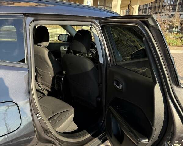 Серый Джип Компас, объемом двигателя 2.36 л и пробегом 100 тыс. км за 14700 $, фото 17 на Automoto.ua