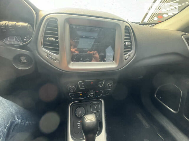 Серый Джип Компас, объемом двигателя 2.36 л и пробегом 140 тыс. км за 14000 $, фото 11 на Automoto.ua