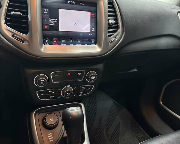 Сірий Джип Compass, об'ємом двигуна 2.36 л та пробігом 155 тис. км за 14200 $, фото 13 на Automoto.ua