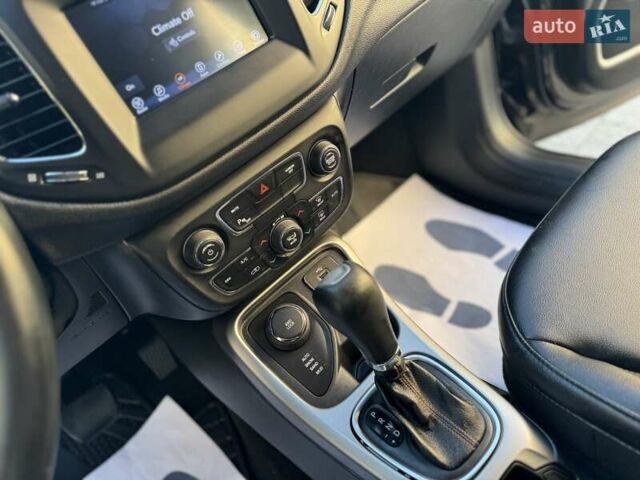 Сірий Джип Compass, об'ємом двигуна 2.4 л та пробігом 222 тис. км за 12850 $, фото 63 на Automoto.ua