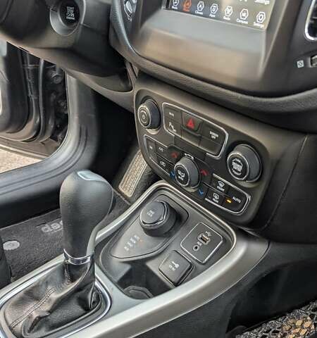 Джип Компас 2017 в Каменское - Днепродзержинск на Automoto.ua Серый Джип Компас, объемом двигателя 2.36 л и пробегом 119 тыс. км за 13800 $, фото 17 на Automoto.ua