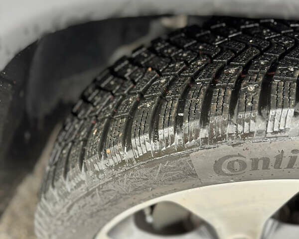 Серый Джип Компас, объемом двигателя 2.36 л и пробегом 123 тыс. км за 14400 $, фото 5 на Automoto.ua