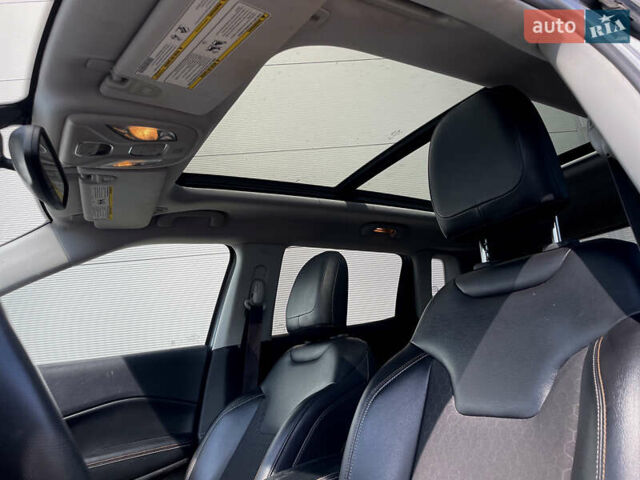 Серый Джип Компас, объемом двигателя 2.4 л и пробегом 119 тыс. км за 12900 $, фото 24 на Automoto.ua