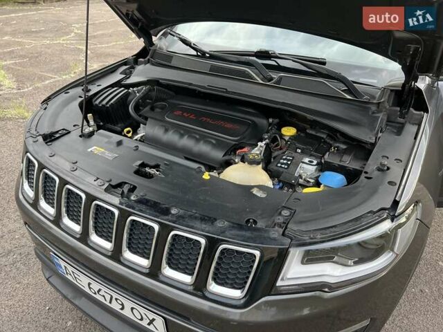 Джип Компас 2017 в Каменское - Днепродзержинск на Automoto.ua Серый Джип Компас, объемом двигателя 2.36 л и пробегом 119 тыс. км за 13800 $, фото 21 на Automoto.ua