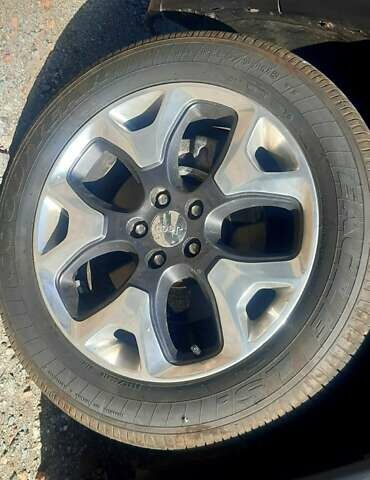 Серый Джип Компас, объемом двигателя 2.36 л и пробегом 52 тыс. км за 16200 $, фото 2 на Automoto.ua