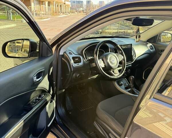 Серый Джип Компас, объемом двигателя 2.36 л и пробегом 100 тыс. км за 14700 $, фото 12 на Automoto.ua