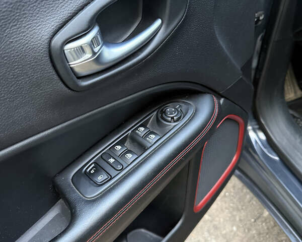 Серый Джип Компас, объемом двигателя 2.36 л и пробегом 92 тыс. км за 16850 $, фото 12 на Automoto.ua