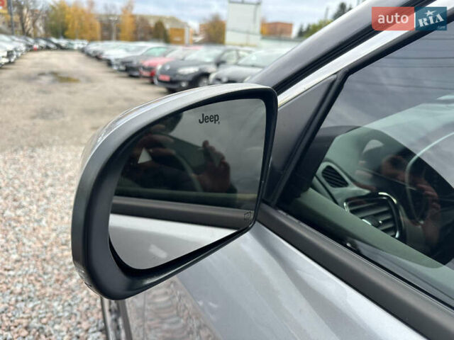Джип Compass 2017 у Полтаві на Automoto.ua Сірий Джип Compass, об'ємом двигуна 2.36 л та пробігом 125 тис. км за 15500 $, фото 27 на Automoto.ua