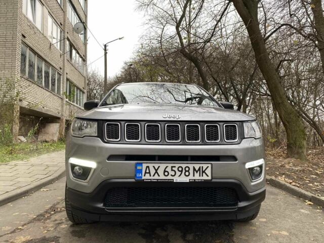 Серый Джип Компас, объемом двигателя 2.4 л и пробегом 34 тыс. км за 15700 $, фото 2 на Automoto.ua