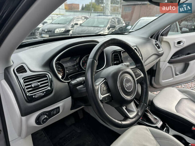 Джип Compass 2017 у Полтаві на Automoto.ua Сірий Джип Compass, об'ємом двигуна 2.36 л та пробігом 125 тис. км за 15500 $, фото 35 на Automoto.ua