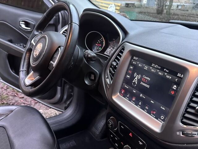 Сірий Джип Compass, об'ємом двигуна 2.4 л та пробігом 204 тис. км за 11900 $, фото 4 на Automoto.ua