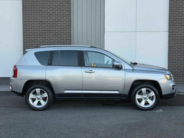 Сірий Джип Compass, об'ємом двигуна 2.4 л та пробігом 58 тис. км за 5600 $, фото 7 на Automoto.ua