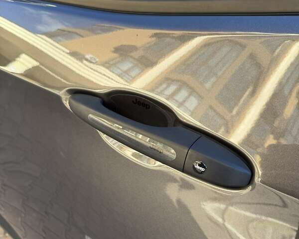 Серый Джип Компас, объемом двигателя 2.36 л и пробегом 100 тыс. км за 14700 $, фото 6 на Automoto.ua