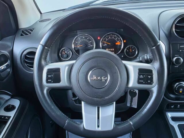 Сірий Джип Compass, об'ємом двигуна 2.4 л та пробігом 58 тис. км за 5600 $, фото 11 на Automoto.ua