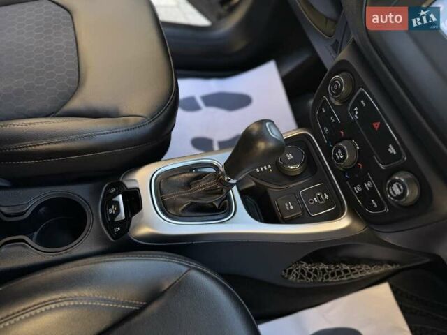 Сірий Джип Compass, об'ємом двигуна 2.4 л та пробігом 222 тис. км за 12850 $, фото 81 на Automoto.ua