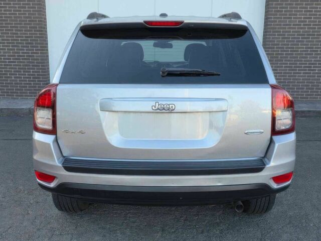 Сірий Джип Compass, об'ємом двигуна 2.4 л та пробігом 58 тис. км за 5600 $, фото 5 на Automoto.ua