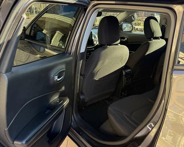 Серый Джип Компас, объемом двигателя 2.36 л и пробегом 100 тыс. км за 14700 $, фото 18 на Automoto.ua