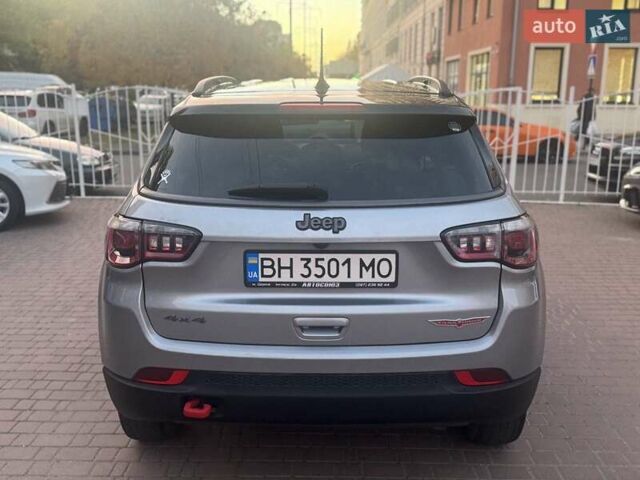 Джип Compass 2017 у Одесі на Automoto.ua Сірий Джип Compass, об'ємом двигуна 2.36 л та пробігом 42 тис. км за 12800 $, фото 5 на Automoto.ua