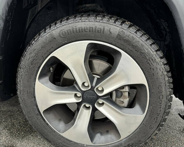 Серый Джип Компас, объемом двигателя 2.36 л и пробегом 123 тыс. км за 14400 $, фото 4 на Automoto.ua