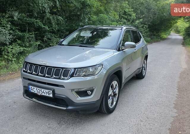 Серый Джип Компас, объемом двигателя 2.36 л и пробегом 135 тыс. км за 14700 $, фото 2 на Automoto.ua