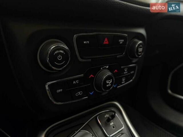 Серый Джип Компас, объемом двигателя 2.36 л и пробегом 148 тыс. км за 15300 $, фото 3 на Automoto.ua