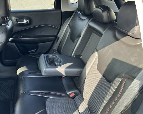 Сірий Джип Compass, об'ємом двигуна 2.36 л та пробігом 95 тис. км за 15999 $, фото 9 на Automoto.ua
