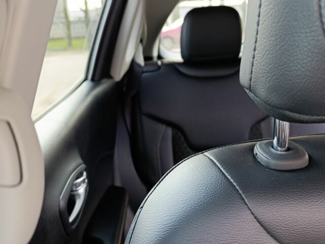 Сірий Джип Compass, об'ємом двигуна 2.4 л та пробігом 112 тис. км за 15900 $, фото 4 на Automoto.ua