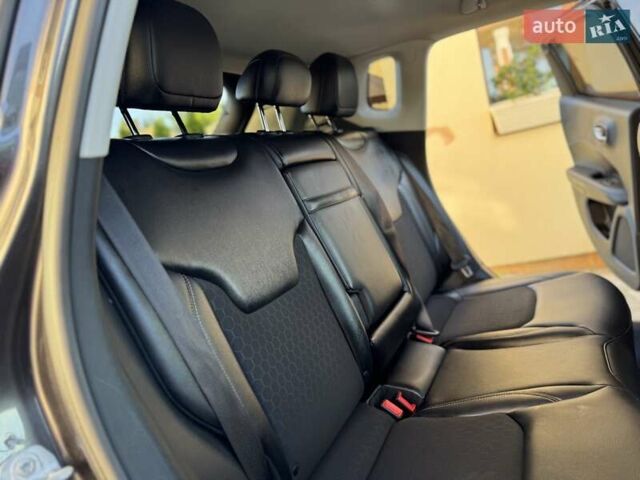 Сірий Джип Compass, об'ємом двигуна 2.4 л та пробігом 222 тис. км за 12850 $, фото 88 на Automoto.ua