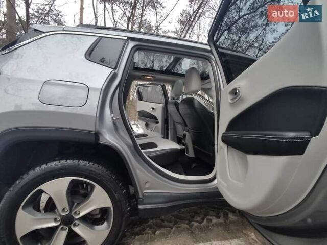 Серый Джип Компас, объемом двигателя 2.4 л и пробегом 87 тыс. км за 17500 $, фото 4 на Automoto.ua