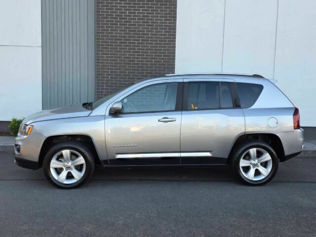 Сірий Джип Compass, об'ємом двигуна 2.4 л та пробігом 58 тис. км за 5600 $, фото 3 на Automoto.ua