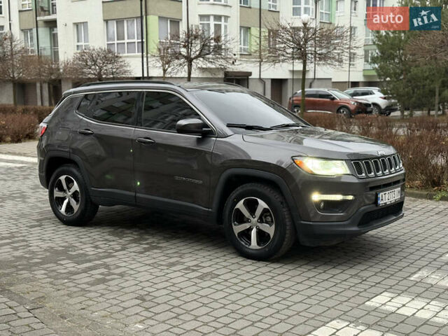 Серый Джип Компас, объемом двигателя 2.36 л и пробегом 172 тыс. км за 13200 $, фото 4 на Automoto.ua