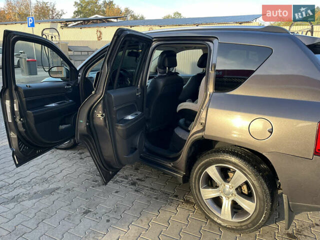 Серый Джип Компас, объемом двигателя 2.36 л и пробегом 54 тыс. км за 13450 $, фото 11 на Automoto.ua