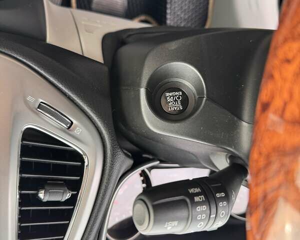 Сірий Джип Compass, об'ємом двигуна 2.4 л та пробігом 129 тис. км за 15800 $, фото 17 на Automoto.ua