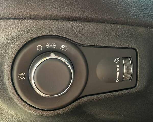 Серый Джип Компас, объемом двигателя 2.4 л и пробегом 107 тыс. км за 14400 $, фото 4 на Automoto.ua