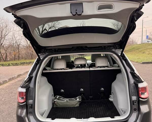 Сірий Джип Compass, об'ємом двигуна 2.4 л та пробігом 129 тис. км за 15800 $, фото 5 на Automoto.ua