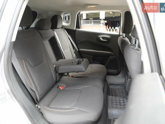 Серый Джип Компас, объемом двигателя 2.36 л и пробегом 34 тыс. км за 16000 $, фото 8 на Automoto.ua