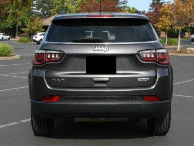 Серый Джип Компас, объемом двигателя 2.4 л и пробегом 89 тыс. км за 8200 $, фото 6 на Automoto.ua